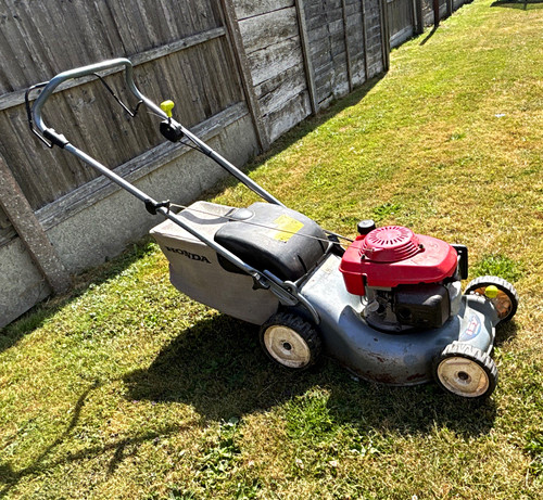 Honda petrol push lawn mower - lawn,