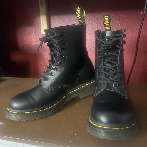 Womens martens size 7 - size,
