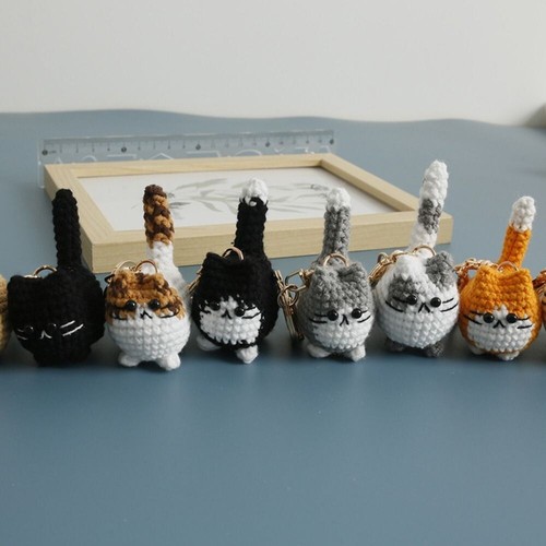Multi color crochet cat - color,