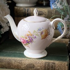 Elegant Teapot 1940’s Pretty