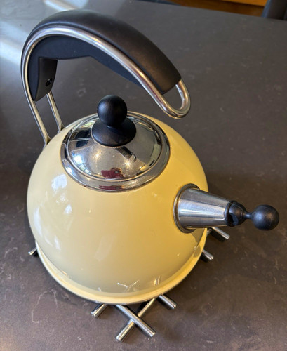 Aga whistling stove top - whistling, 2l