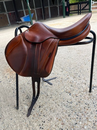 Butet jump saddle