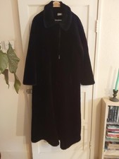 WALLIS MAXI BLACK VELVET FAUX