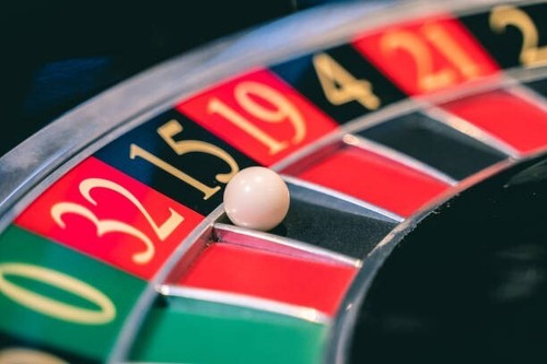 Roulette dealer signature - dealer,