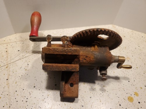 Rusted vintage snap hand - vintage,