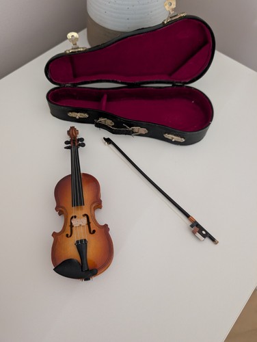 Miniature violin with bow - with,