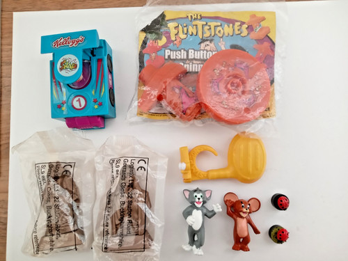 Vintage kellogg cereal toys - kellogg's,