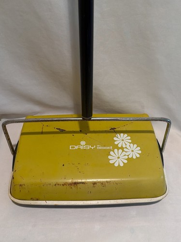 Vintage 1960s daisy bissell - by,
