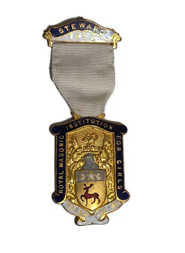 Royal masonic institution - royal,