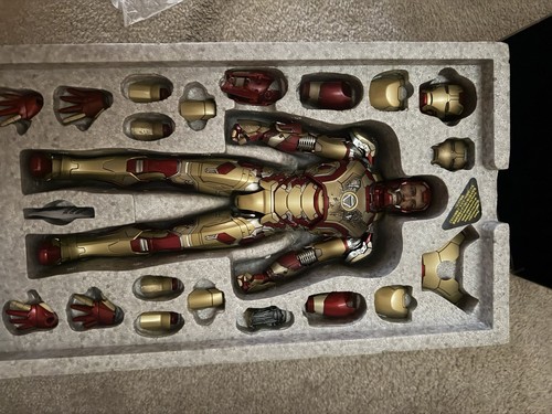 Hot toys iron man mark - man,