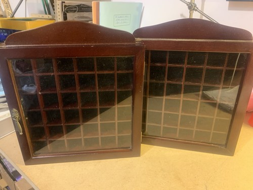 Pair small matching display - of,