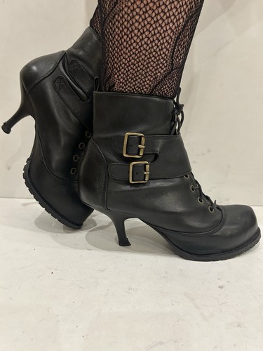 Carvela black leather lace - black,
