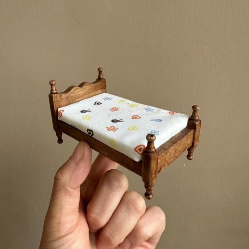 Scale dolls house - scale,