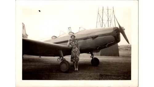 1940s photo woman - photo:, floral
