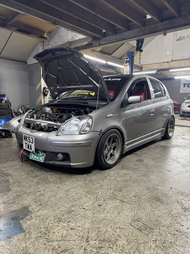 Toyota yaris sport 5 - t,