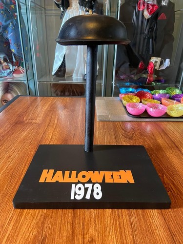 Halloween 1978 display michael - display,
