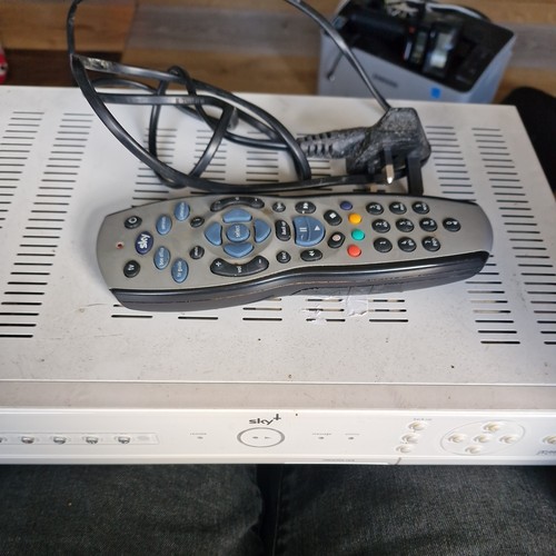 Sky box amstrad - box, 80gb