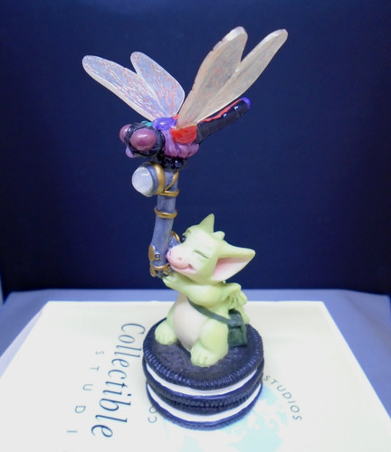 Pocket dragons peep - pocket,