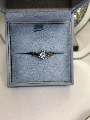 9ct white gold - white,