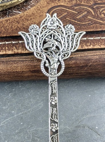 Beautiful long bird flower - long,