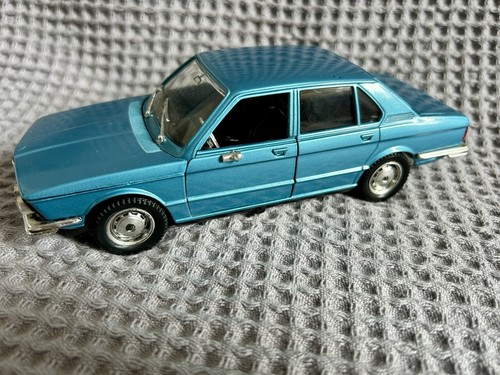 Polistil bmw 525 berlina - berlina, (e12)
