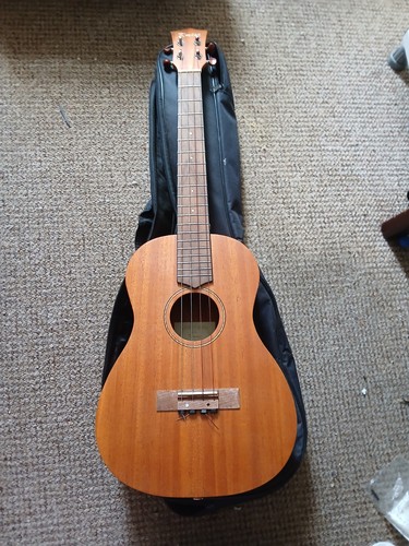 Kmise baritone ukulele with - kmise,