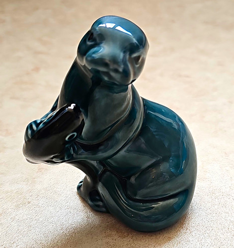 Vintage poole pottery otter - poole,