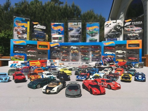 Model car keyring - car,