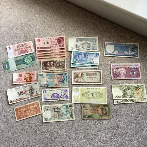Lot world banknotes - of,