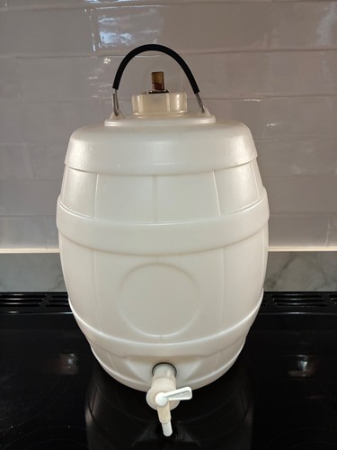 Beer pressure barrel - pressure, with
