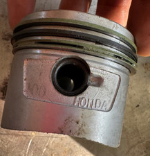 Honda CB100N Mitaka Pistons