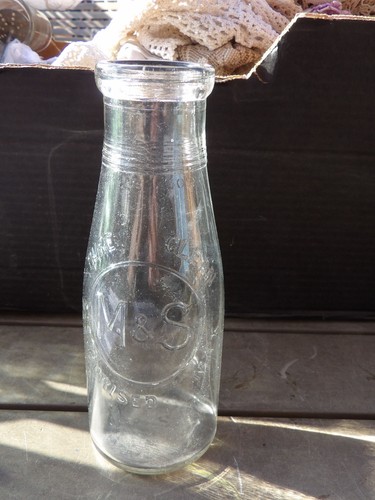 Vintage 1 pint glass - m, s