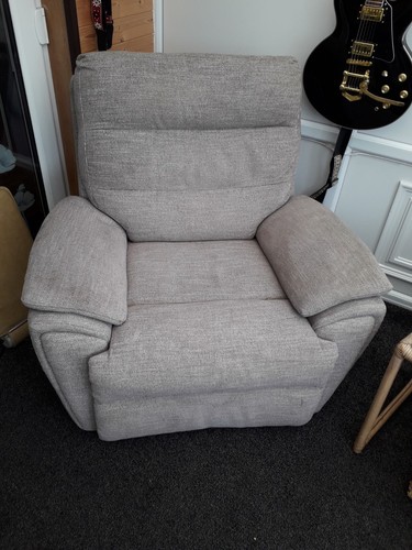 Lazyboy large reclining chair - large,