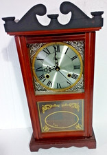 HIGHLANDS quartz wooden clock