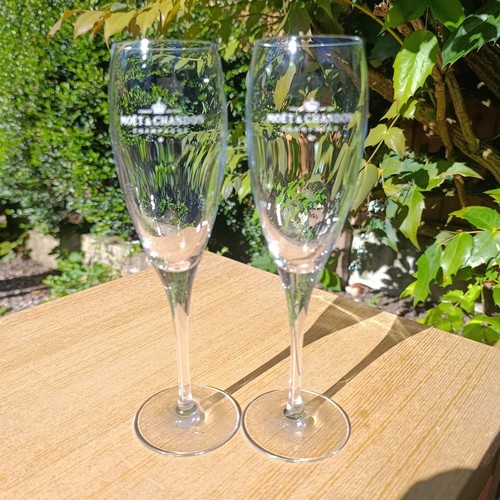 Moet chandon - &,