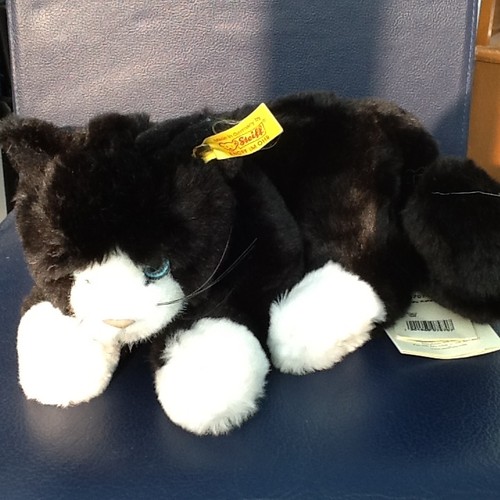 Steiff reclining black cat - reclining,
