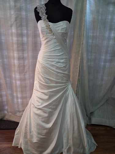 Wedding dress size - , ivory
