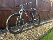 Trek Roscoe 6 Mountain Bike with Hydraulic Brakes and Dropper Post Medium Frame