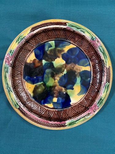 Large majolica plate - majolica,
