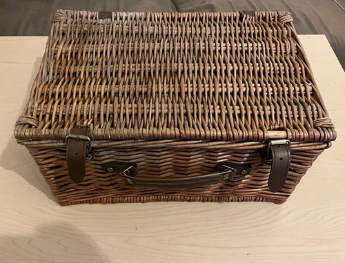Vintage wicker picnic - vintage, hamper