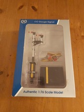 Dapol 4L-001-005 OO Gauge Signal Right Hand With 2 Arms Shorter Post To Rt Boxed