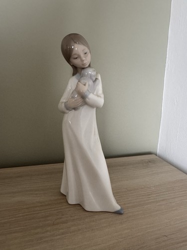 Nao lladro girl - with, dog
