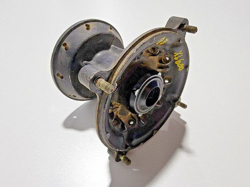 Front wheel hub 1983 - front,