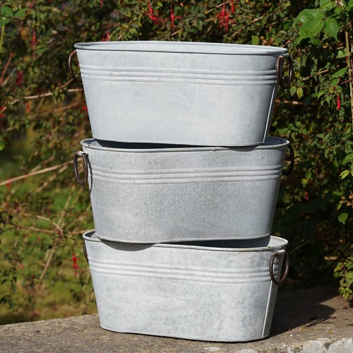 Set large metal trough with - large,