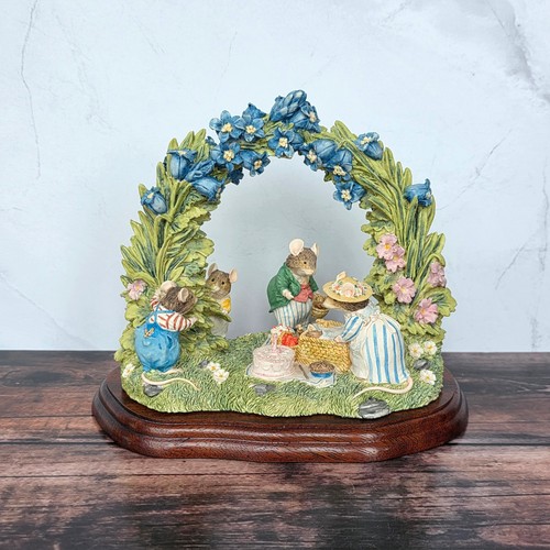 Brambly hedge spring tableau - spring,