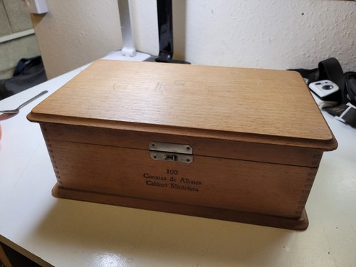 Vintage wooden cigar - cigar, box