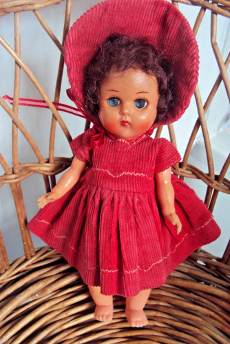 Vintage doll miss - doll, linda
