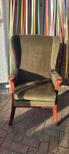 Wing back chair - ,