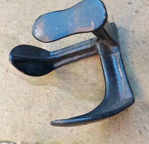 Antique cast iron cobblers - cast,