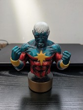 CAPTAIN MARVEL MINI-BUST -
